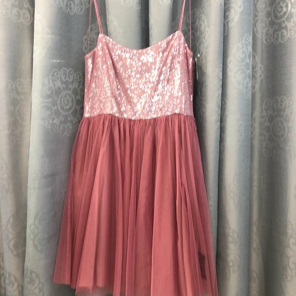 Super Cute Short Junior Prom  Bridesmaid Dress, Size 12 Dusty Rose Pink Rg$499 - Picture 3 of 10